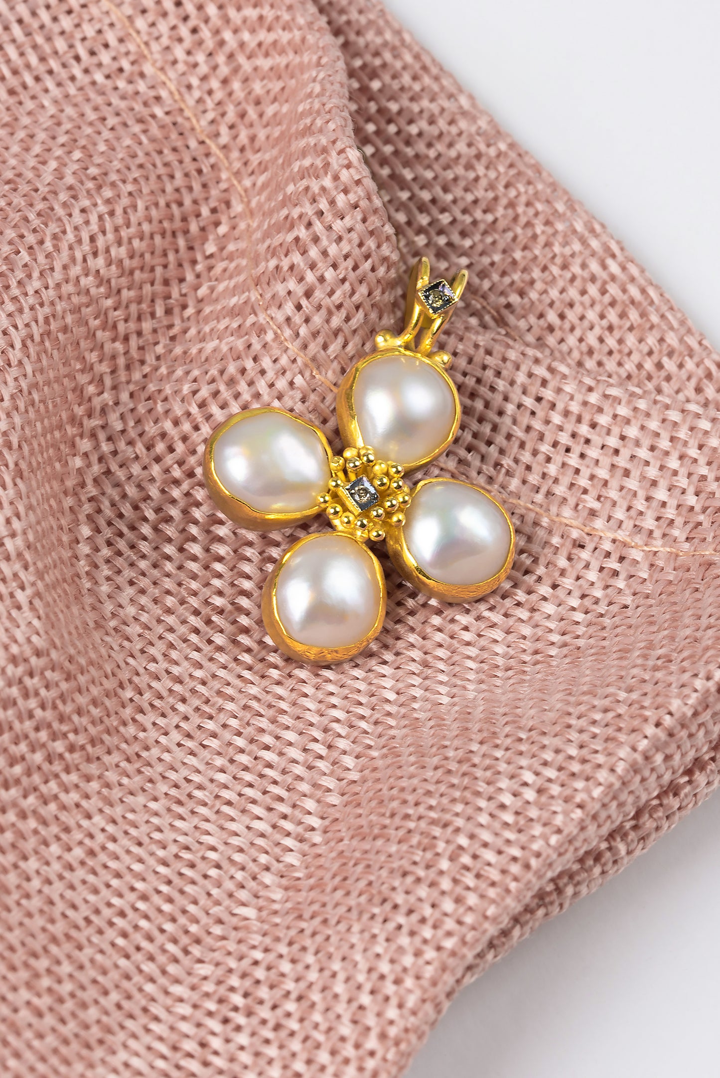 Handmade gold 18k cross with freshwater pearl and brilliant