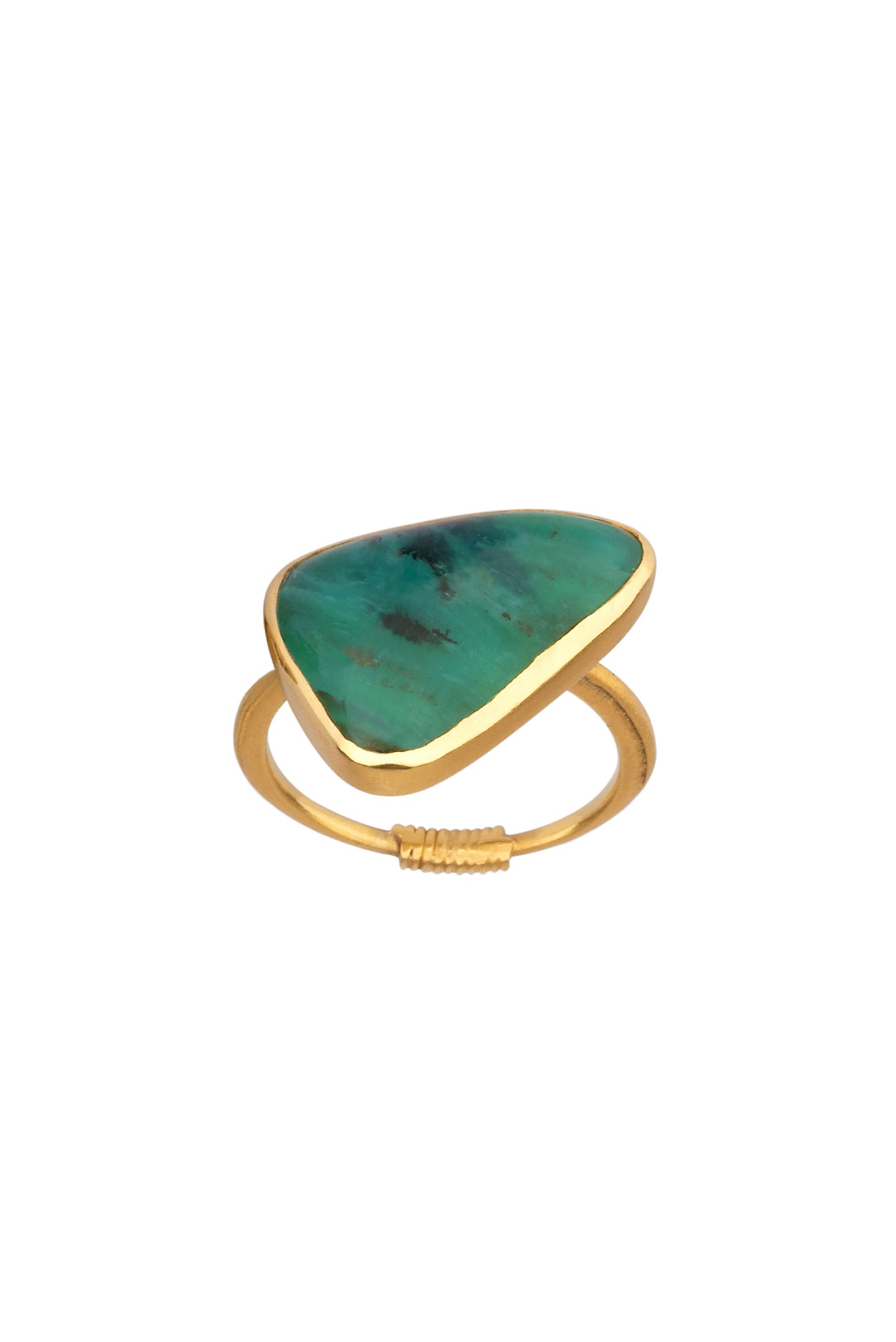 Gold 18K ring with opal