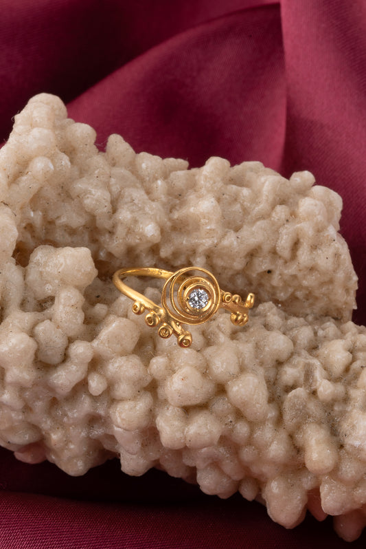 Gold 14K ring with diamond