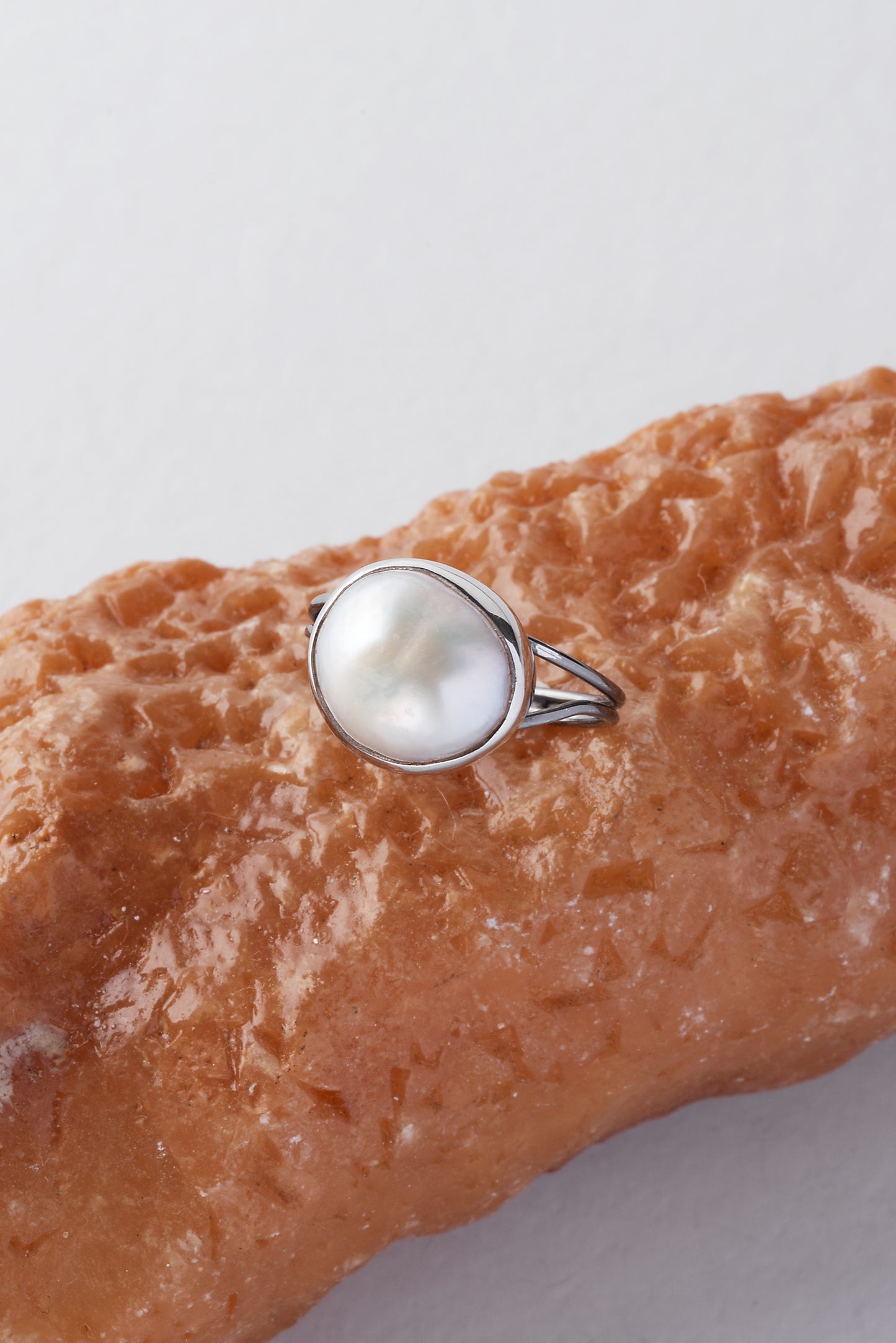 Silver ring 925 with white fresh water pearl