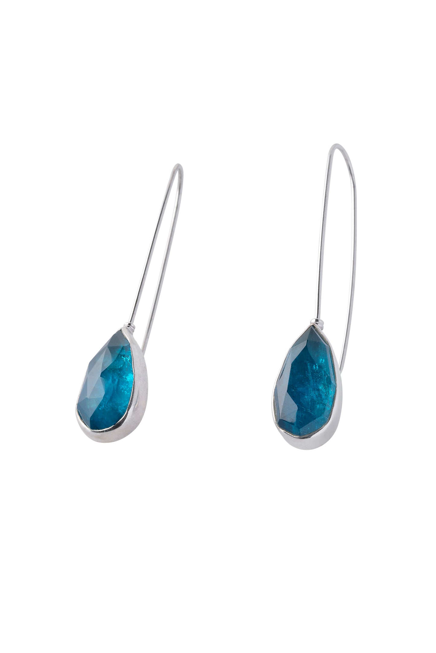 Silver 925 earrings with apatite and quartz.